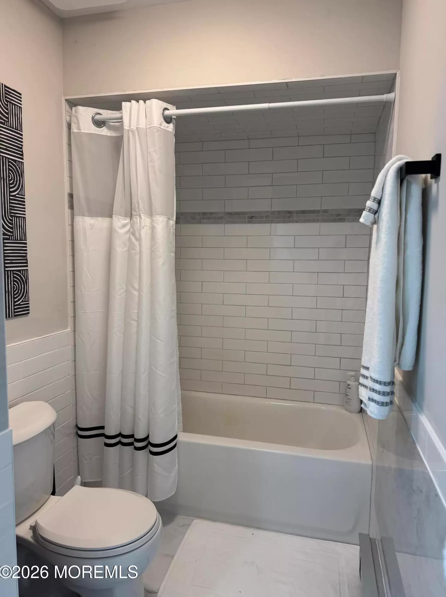 Photo 2 of 105 W Amberly Dr #G