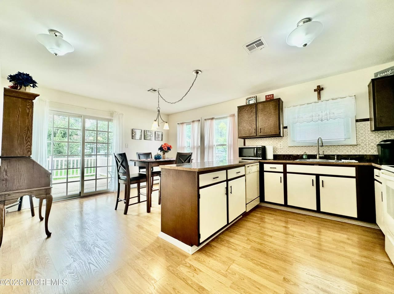 Photo 23 of 10 Biscayne St