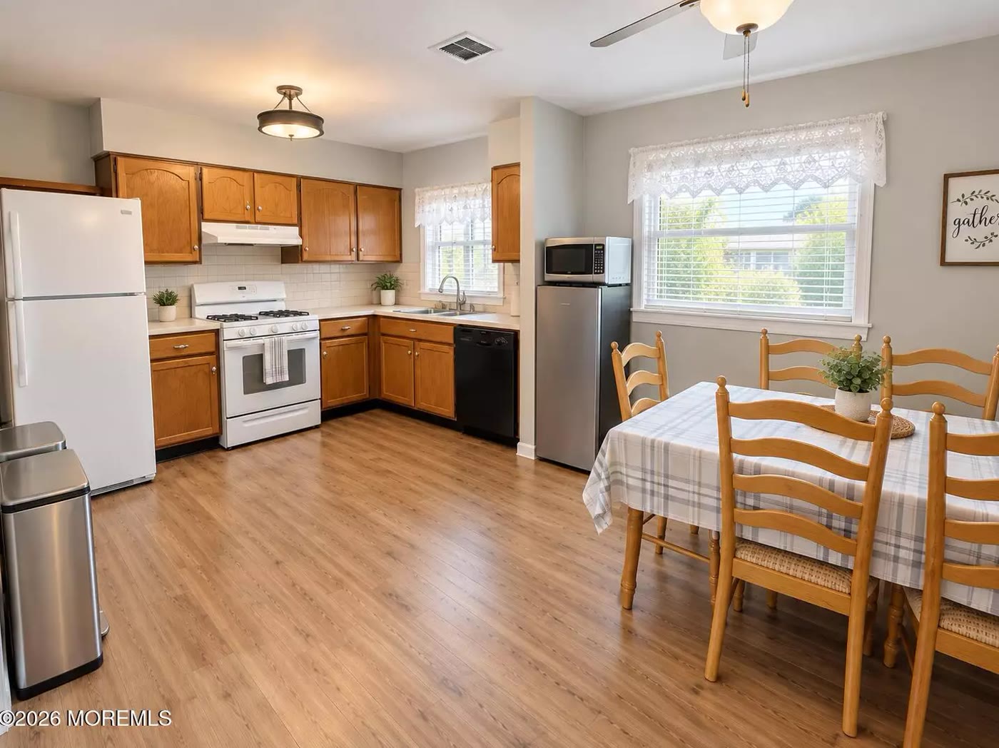 Photo 5 of 307 Barbados Dr N
