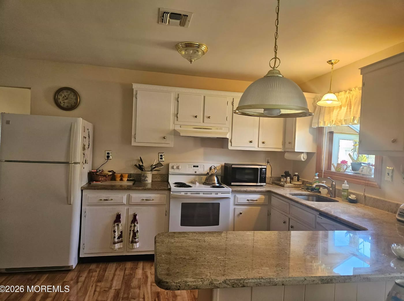 Photo 5 of 506 St Thomas Dr