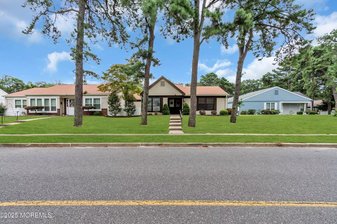 Photo 5 of 533B Warwick Ct