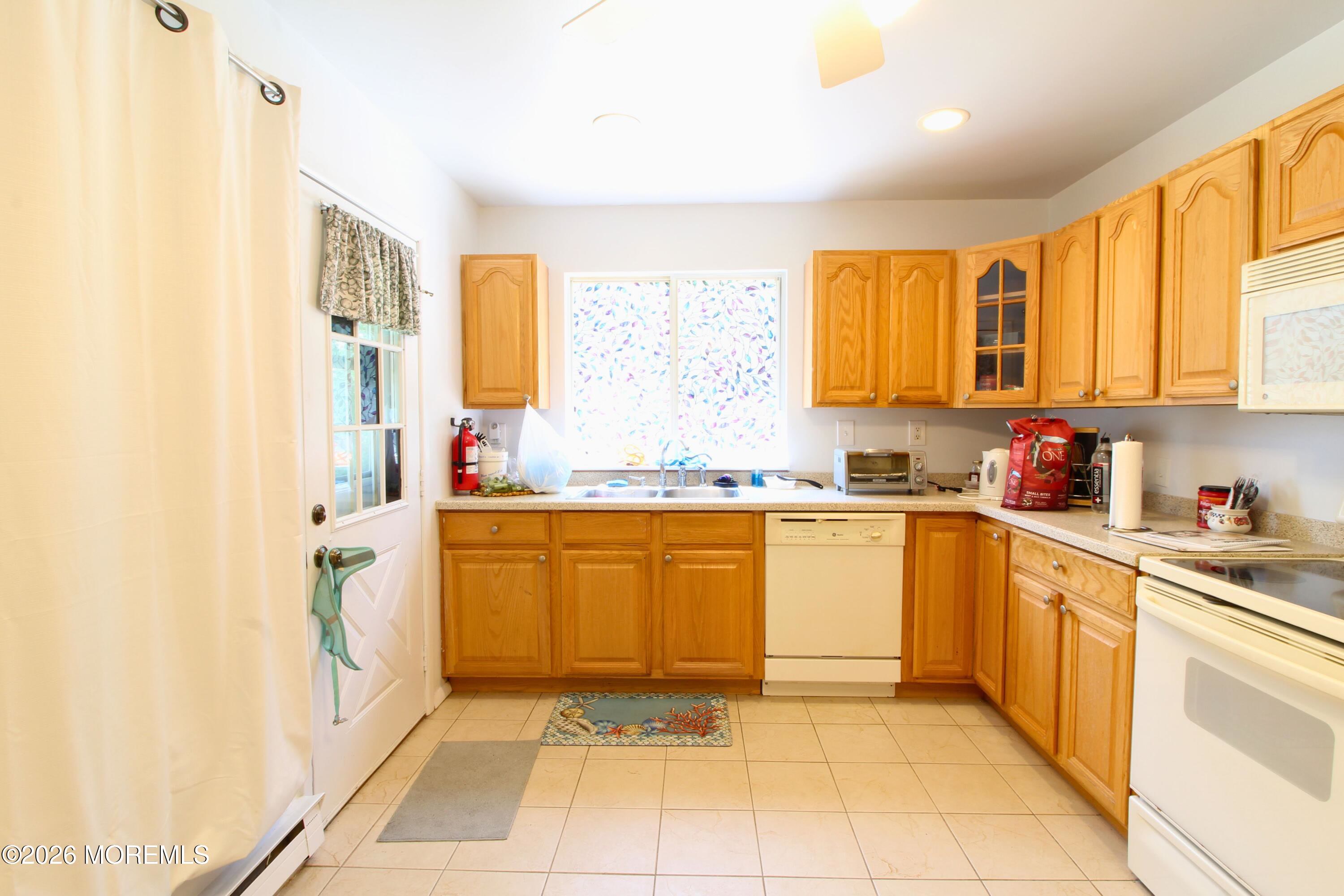 Photo 6 of 680B Huntington Dr