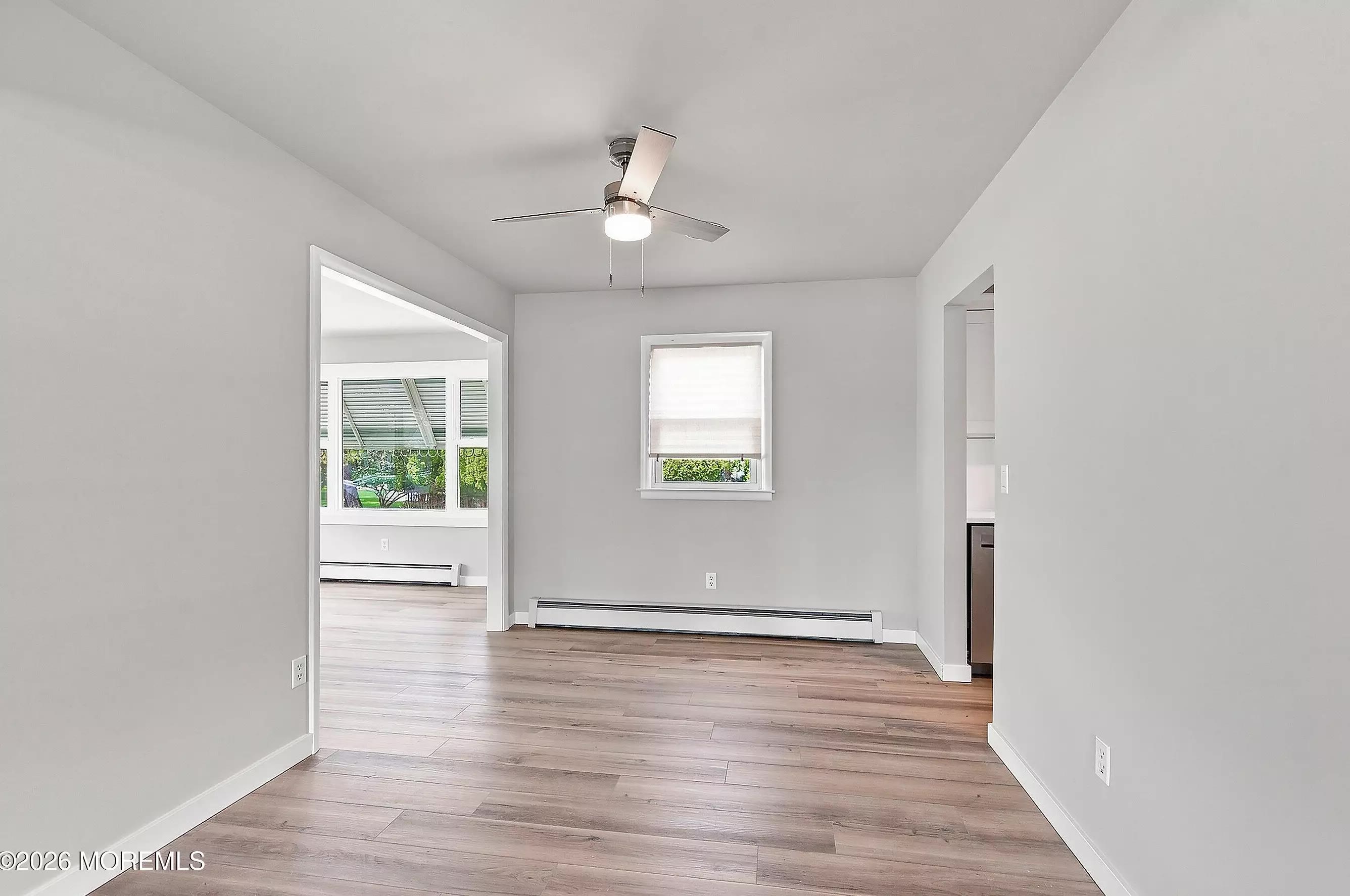 Photo 4 of 162 Castleton Dr