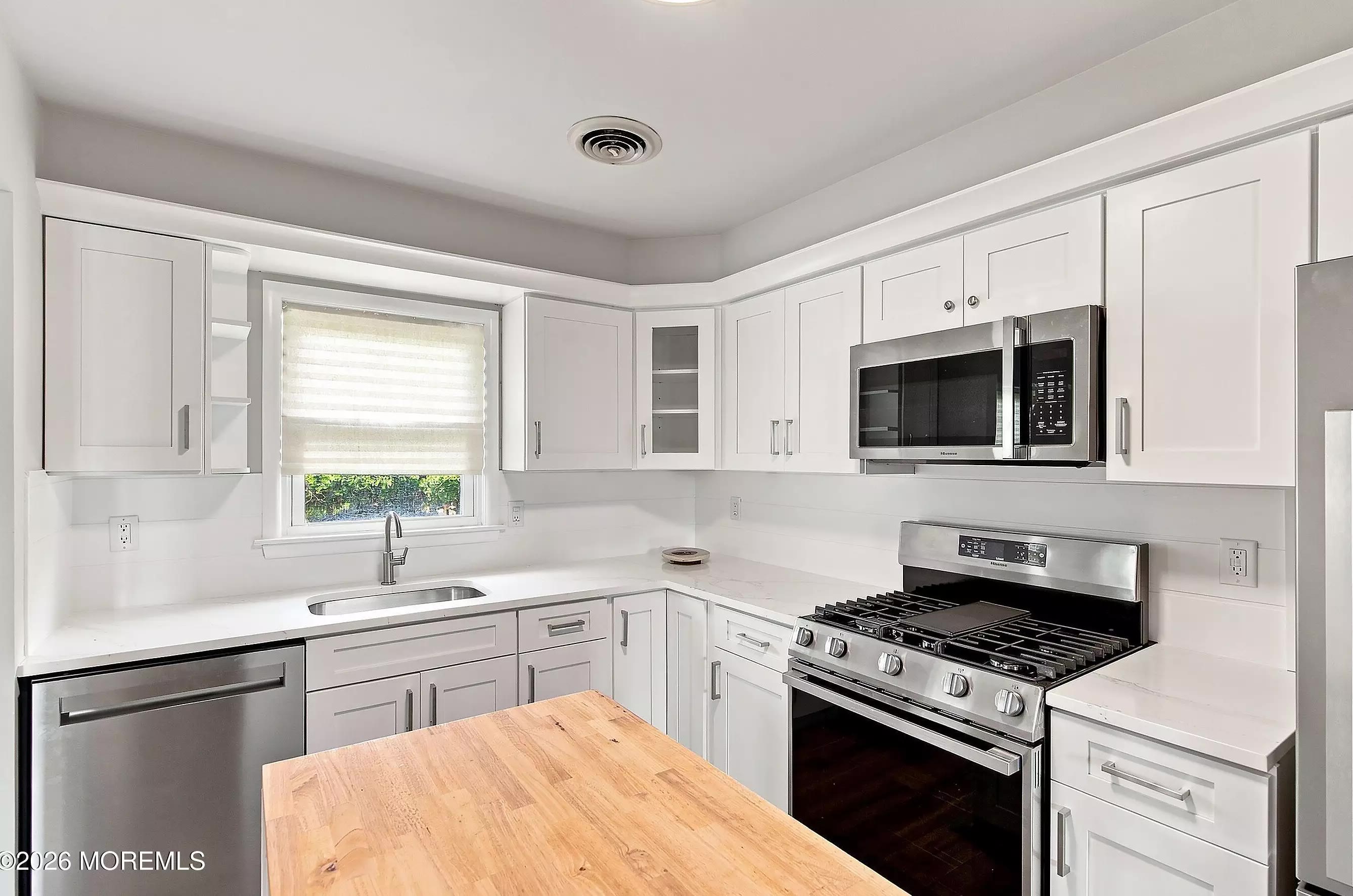 Photo 7 of 162 Castleton Dr